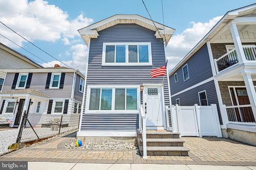 315 W Burk Ave, WILDWOOD, NJ, 08260-1621 | Card Image