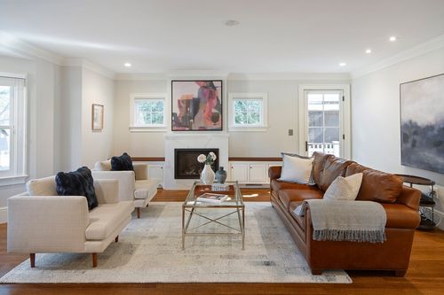 35 Willard St, Cambridge, MA, 02138-4811 | Card Image
