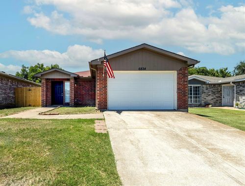 6824 Brookhaven Trl, Fort Worth, TX, 76133-6484 | Card Image