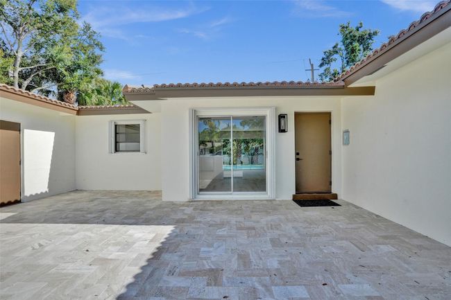 2111 Ne 35 Th St, House other with 3 bedrooms, 2 bathrooms and null parking in Lighthouse Point FL | Image 4