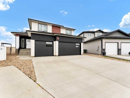 32 Somerside Way Se, Medicine Hat, AB, T1B0M1 | Card Image