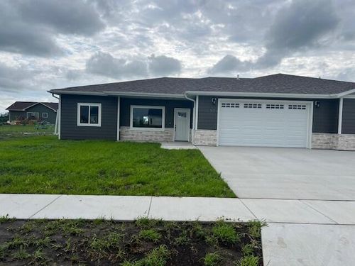 909 S Willet St, ABERDEEN, SD, 57401 | Card Image