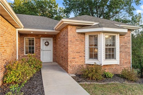 600 Carriage Ct, Nevada, MO, 64772-3079 | Card Image