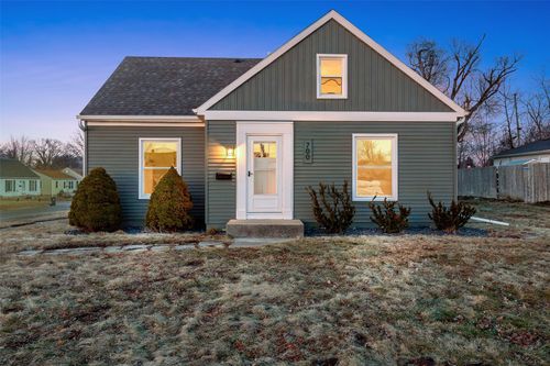 700 Memorial Dr Se, Cedar Rapids, IA, 52403-2940 | Card Image