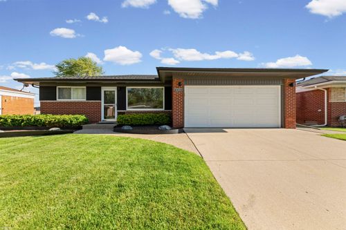 13380 Perry Cir, Warren, MI, 48088-1330 | Card Image
