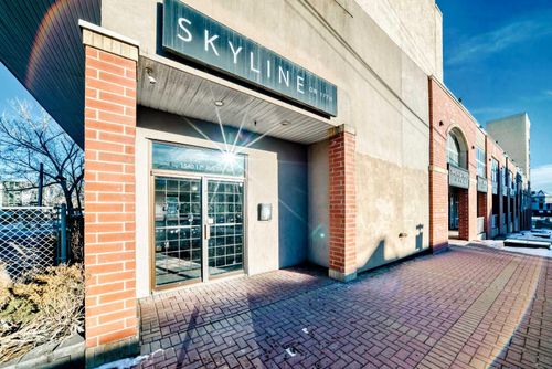 {{alt}} | Card Image