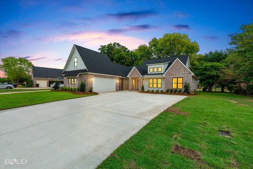 329 Autumn Ridge Dr, Bossier City, LA, 71111-8152 | Card Image