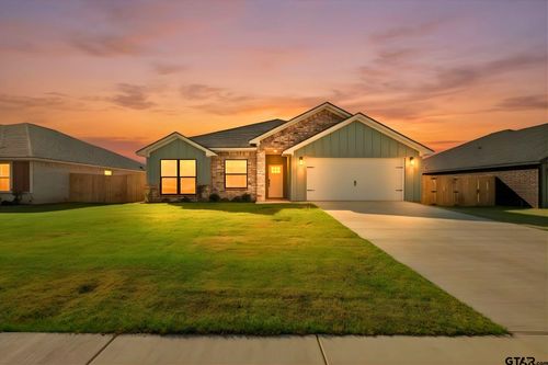 16529 Crossing Cir, Lindale, TX, 75771-1530 | Card Image