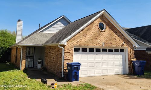 3415 Edenshire Ln, Horn Lake, MS, 38637-1140 | Card Image