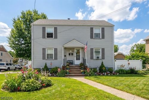 564 Spruce Ave, Garwood, NJ, 07027-1222 | Card Image