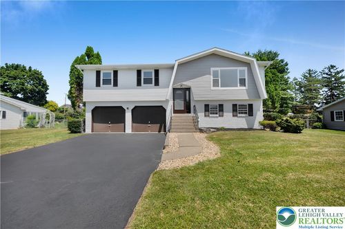 1925 Maria Ln, Allentown, PA, 18104-1215 | Card Image