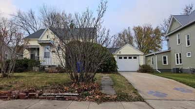 29 2nd St. Nw, House other with 2 bedrooms, 1 bathrooms and null parking in Oelwein IA | Image 1