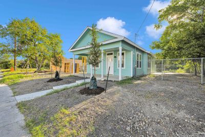 302 San Salvador, House other with 2 bedrooms, 2 bathrooms and null parking in San Antonio TX | Image 2