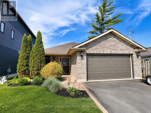 54 S John St, Belleville, ON, K8N3E3 | Card Image