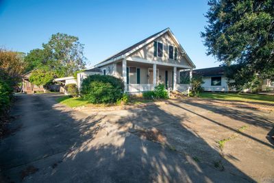 1005 Main St, House other with 4 bedrooms, 3 bathrooms and null parking in Patterson LA | Image 2