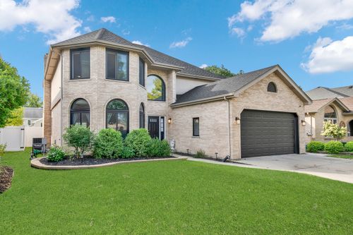 4823 W 106th St, Oak Lawn, IL, 60453-5232 | Card Image