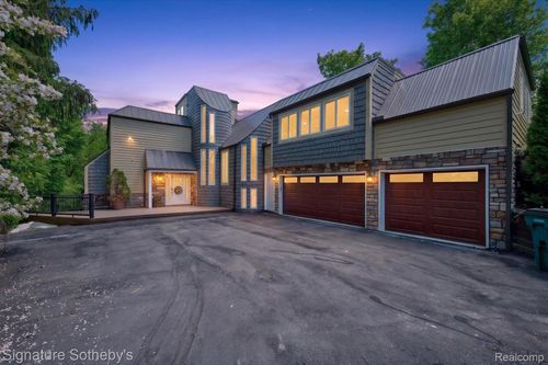 30650 Lahser Rd, Beverly Hills, MI, 48025-4838 | Card Image