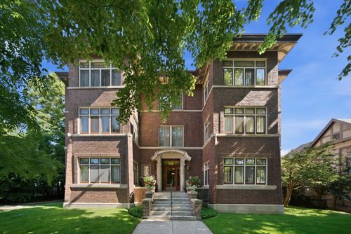 1e-425 Greenwood St, Evanston, IL, 60201-5326 | Card Image
