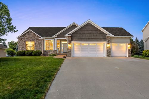 2330 Timber Creek Dr, Marion, IA, 52302-9154 | Card Image