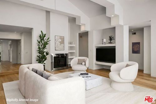 4219 Tarzana Estates Dr, Tarzana, CA, 91356-5447 | Card Image