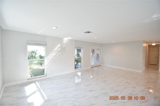 1019 Spindle Palm Way, House other with 3 bedrooms, 2 bathrooms and null parking in APOLLO BEACH FL | Image 7