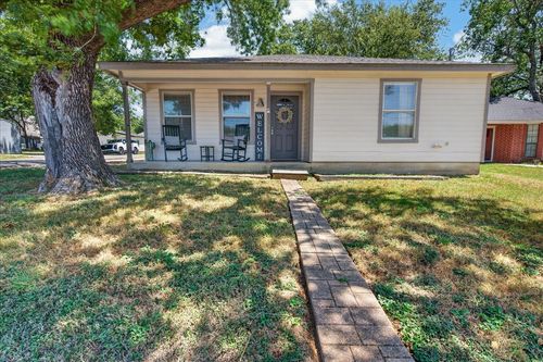 401 S 3rd St, Grandview, TX, 76050-2101 | Card Image