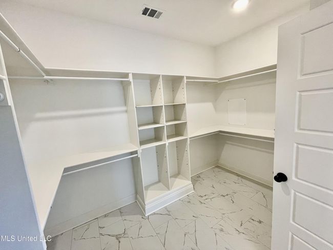 Master Closet | Image 14