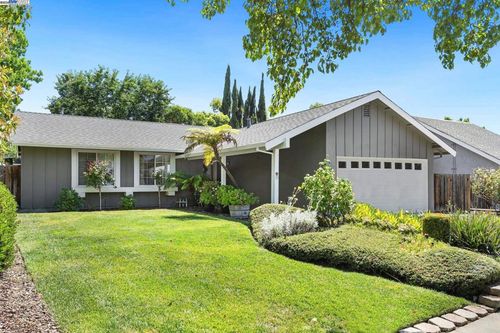 1001 Crellin Rd, Pleasanton, CA, 94566-6910 | Card Image