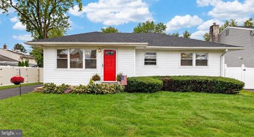 605 W Palmer St, MORRISVILLE, PA, 19067-2175 | Card Image
