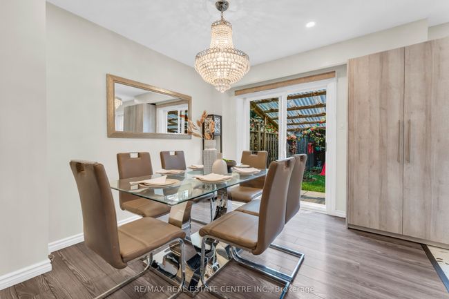 22 Fanshawe Dr, House attached with 4 bedrooms, 3 bathrooms and 2 parking in Brampton ON | Image 8