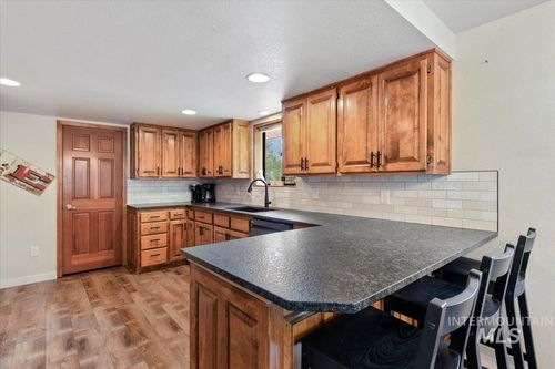 76 W Castle Creek Rd, Garden Valley, ID, 83622-8032 | Card Image