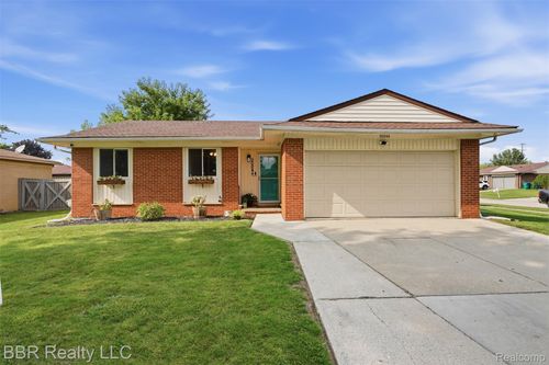 20044 Cole Ave, Brownstown Twp, MI, 48183-4844 | Card Image