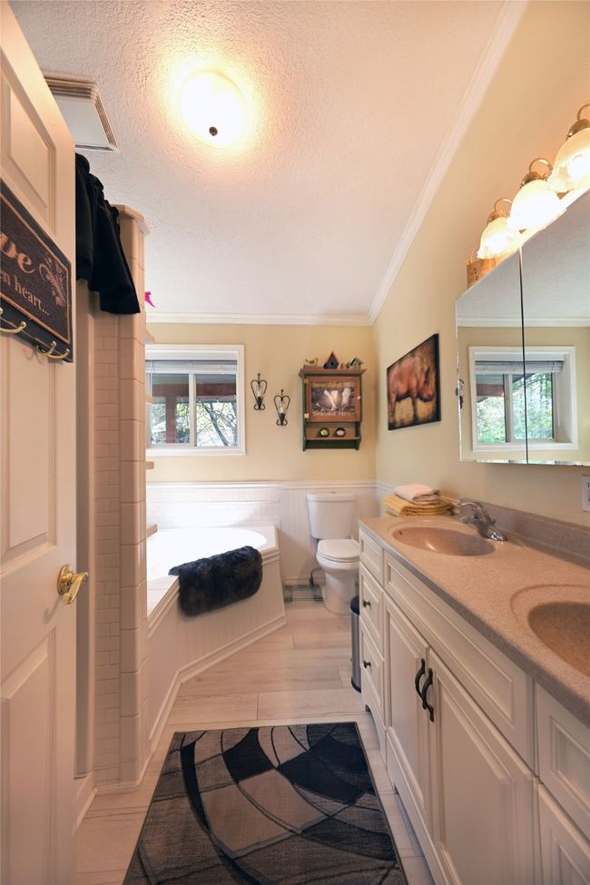 Ensuite Bathroom | Image 33