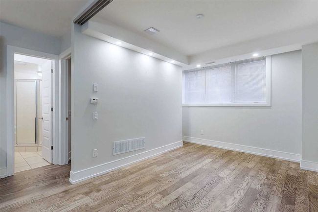 1 - 8171 Kipling Ave, Condo with 1 bedrooms, 1 bathrooms and 1 parking in Vaughan ON | Image 4