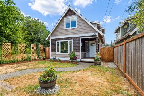 628 Roberts St, Monroe, WA, 98272-2118 | Card Image