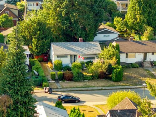 121 Sinclair Avenue, New Westminster, BC, V3L1Z8 | Card Image