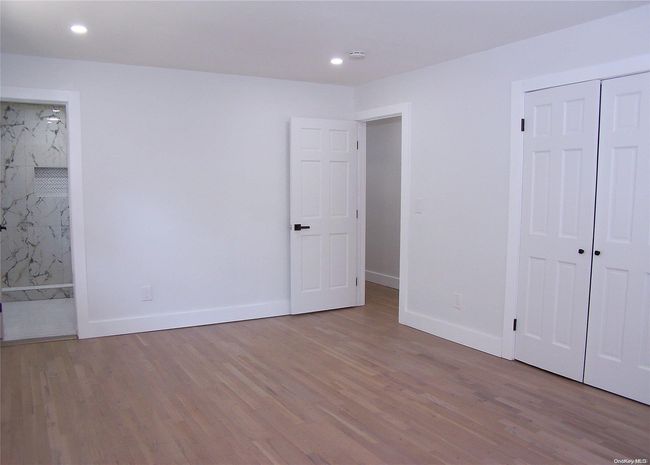 Master Bedroom | Image 8