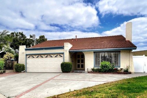 713 S Susan St, Santa Ana, CA, 92704-2312 | Card Image