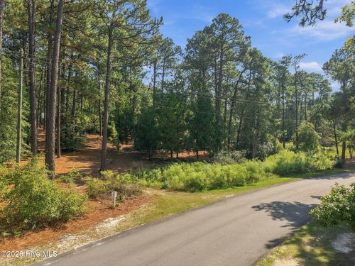 555 Donald Ross Drive, Pinehurst, NC, 28374 | Card Image