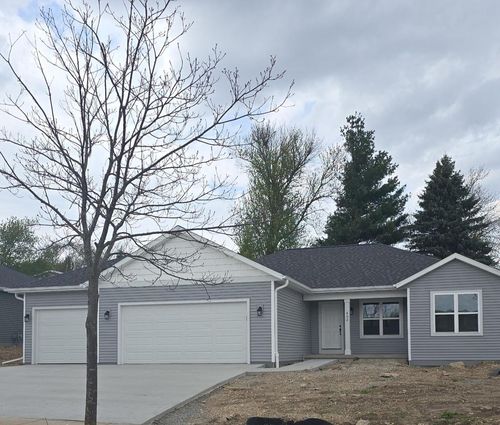 402 Village Lane, RIPON, WI, 54971 | Card Image