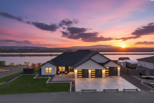 57 Columbia Bluff Ln, Pasco, WA, 99301-6182 | Card Image