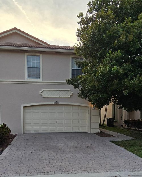 5117 Meadow Oaks Dr, Coconut Creek, FL, 33073-2261 | Card Image