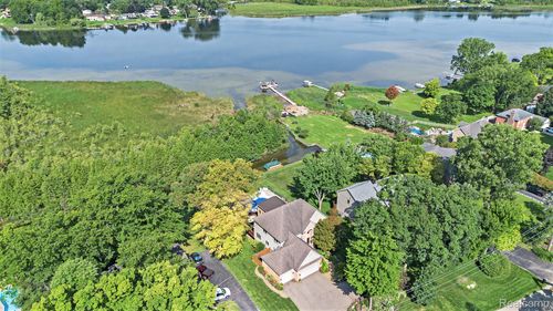 4973 Parview Dr, Clarkston, MI, 48346-2803 | Card Image