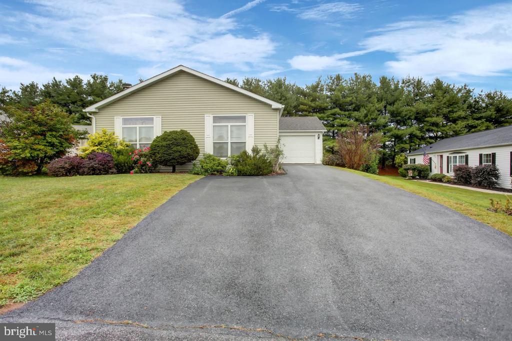 Michael Ct, Shippensburg, PA 17257