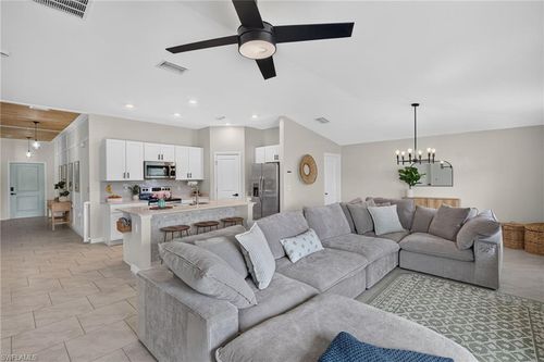 4085 San Clemente Ct, North Fort Myers, FL, 33917-2085 | Card Image