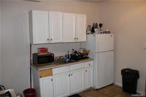 101 Overlook Pl, Newburgh, NY, 12550-6088 | Card Image