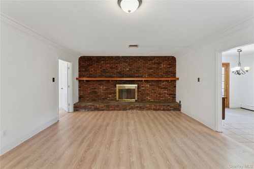 43 Millbrook Dr, Stony Brook, NY, 11790-2901 | Card Image