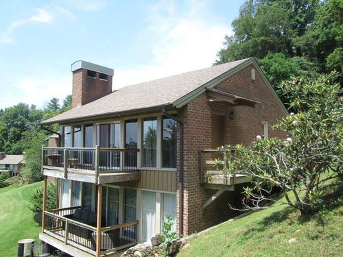 80 Doe Highlands Dr, Hillsville, VA, 24343-5573 | Card Image