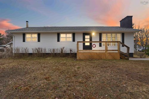 882 Tremont Mountain Rd, Greenwood, NS, B0P1R0 | Card Image