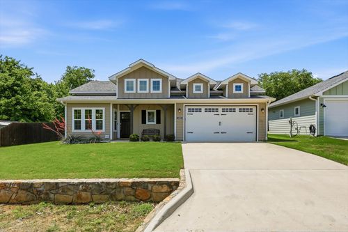207 Wilson St, Lake Dallas, TX, 75065-3400 | Card Image